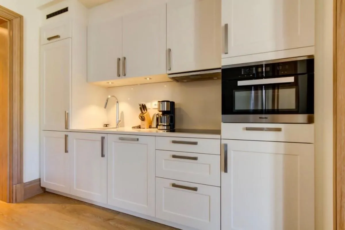 Prodaja, dvosoban stan, 107m², Tivat, Crna Gora