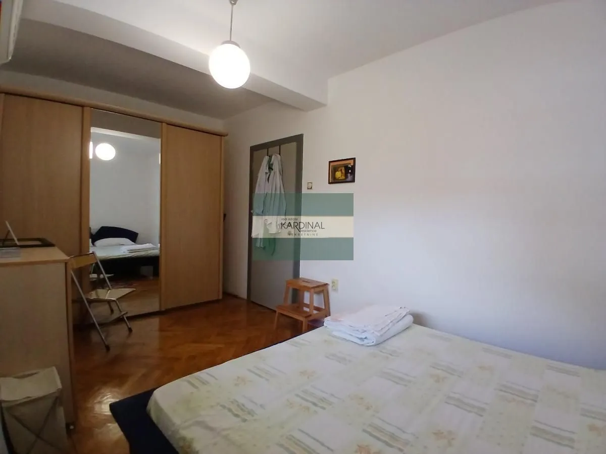 Izdavanje, trosoban stan, 78m², Centar, Jagodina