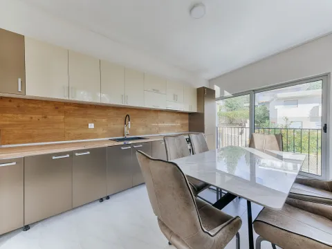 Izdavanje, kuća, 250m², Utjeha, Bar - image 6