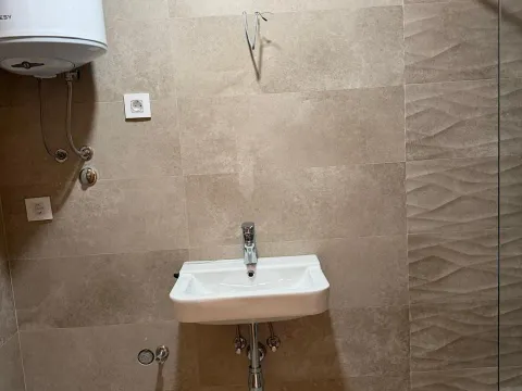 Sale, one bedroom apartment, 44m², Bečići, Budva - image 8