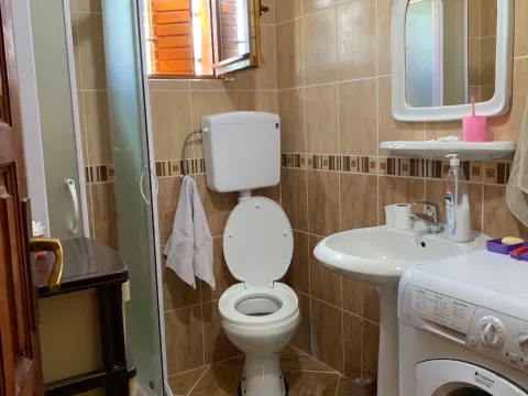 Izdavanje, kuća, 75m², Centar, Žabljak - image 5