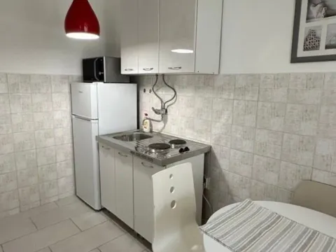 Rent, one bedroom apartment, 37m², Tološka šuma, Podgorica - image 2