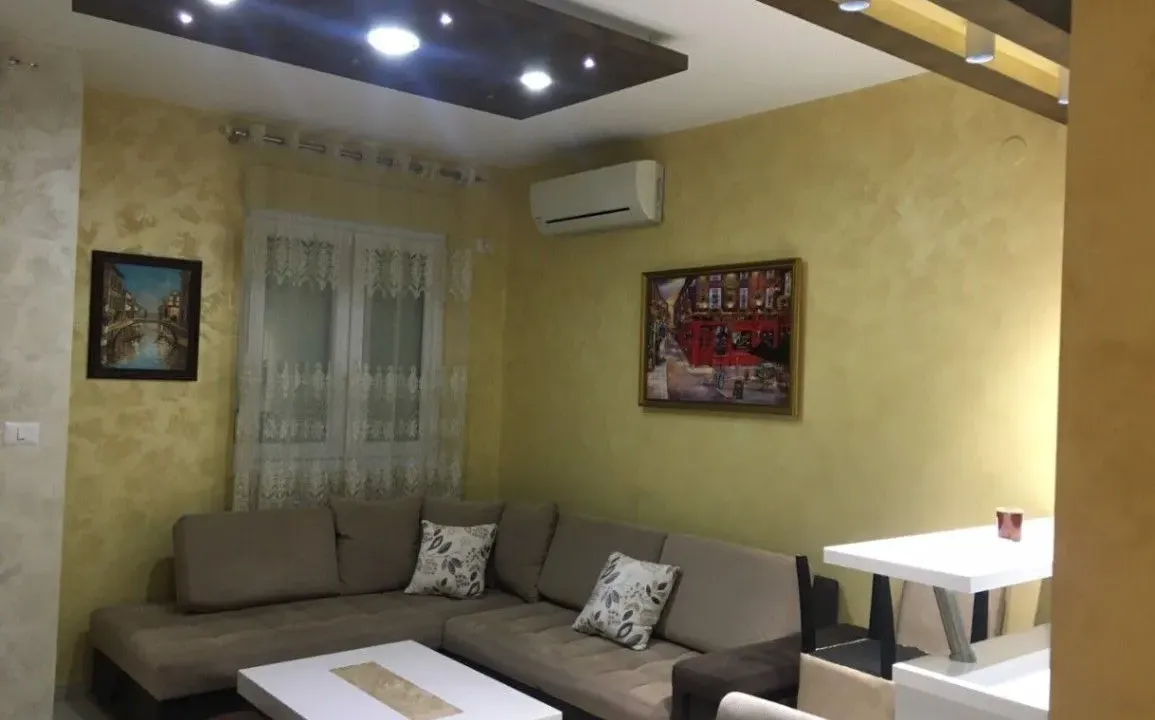 Izdavanje, dvosoban stan, 68m², City Kvart, Podgorica