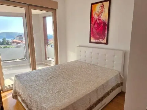 Rent, two bedroom apartment, 74m², Bečići, Budva - image 3