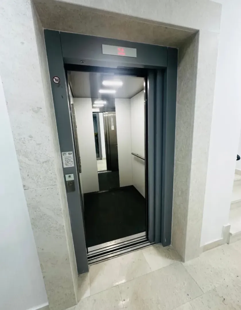 Prodaja, dvosoban stan, 72m², Dobrota, Kotor