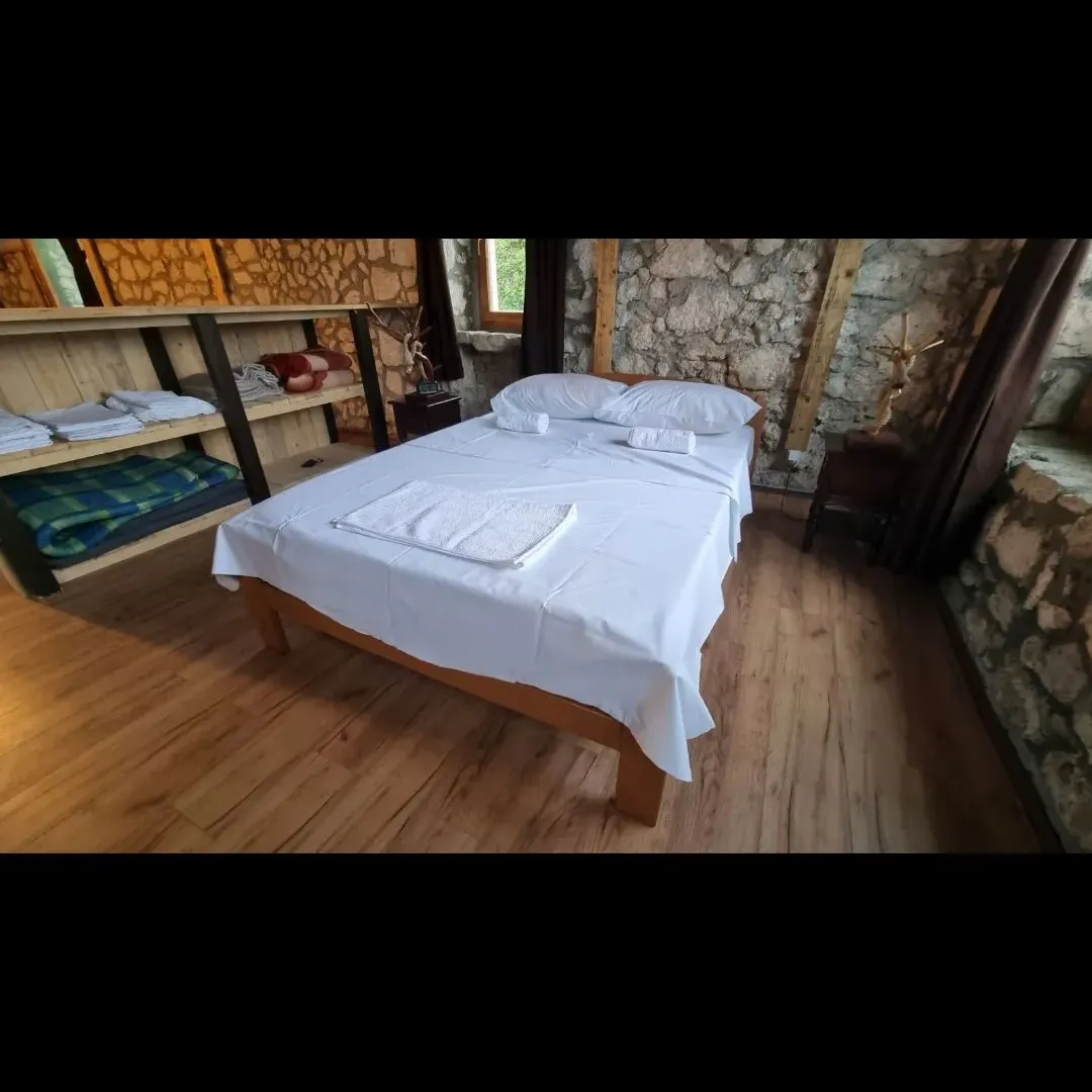 Prodaja, kuća, 150m², Obzovica, Cetinje