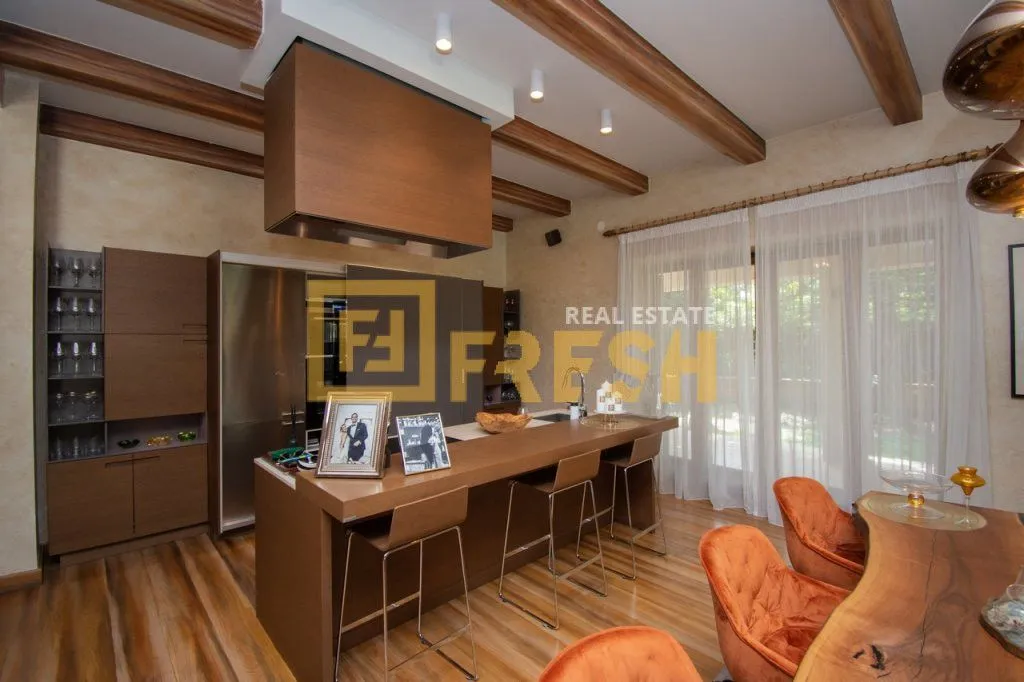 Rent, house, 400m², Danilovgrad, Crna Gora