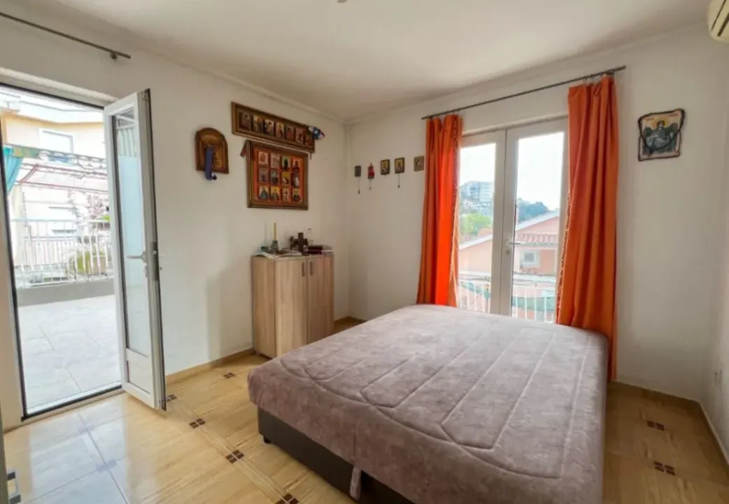 Prodaja, dvosoban stan, 76m², Topla, Herceg Novi