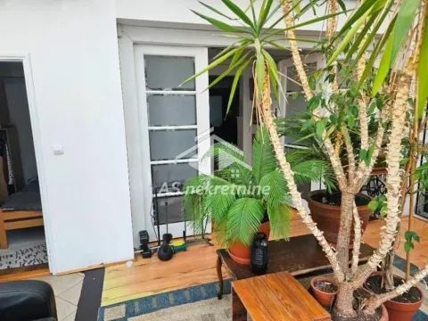 Izdavanje, kuća, 323m², Olimp, Zvezdara Sve Podlokacije - image 29