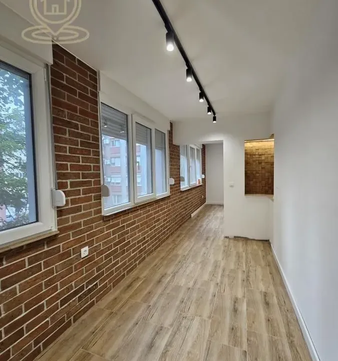 Izdavanje, poslovni prostor, 60m², Palilula, Niš