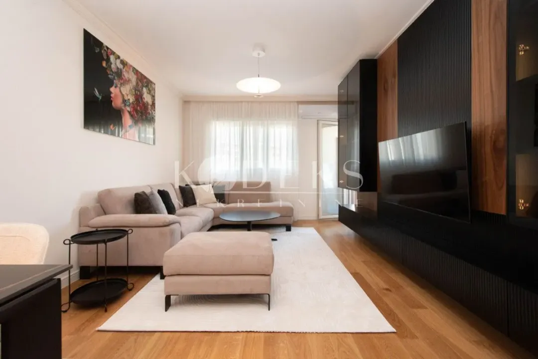 Izdavanje, jednosoban stan, 49m², Central Point, Podgorica