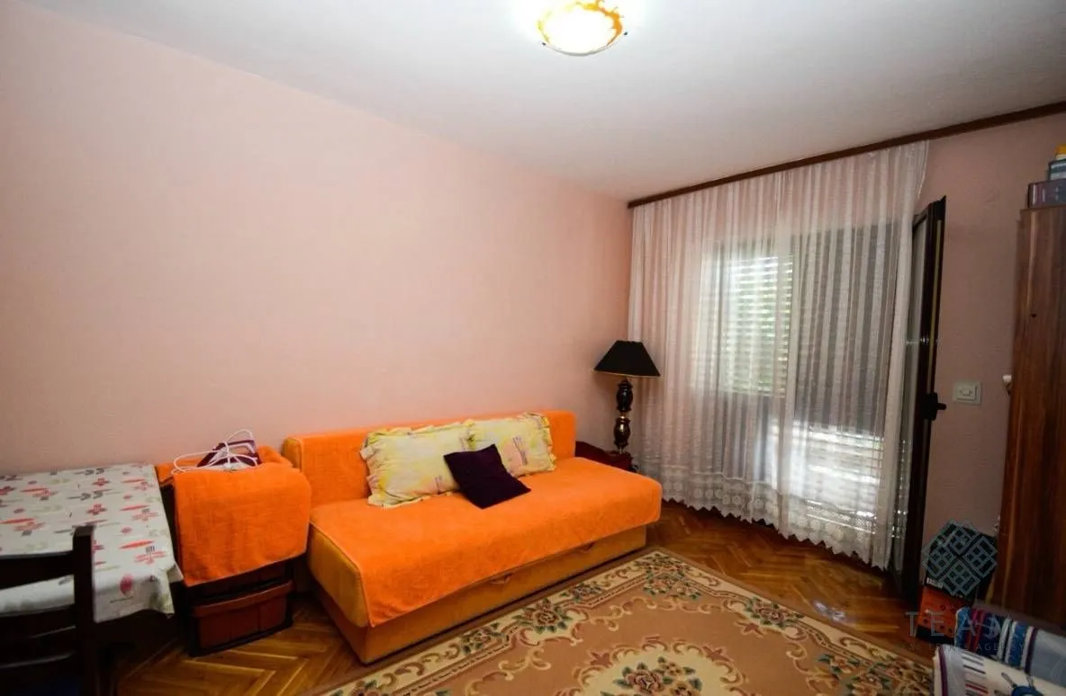 Prodaja, kuća, 300m², Stari Aerodrom, Podgorica
