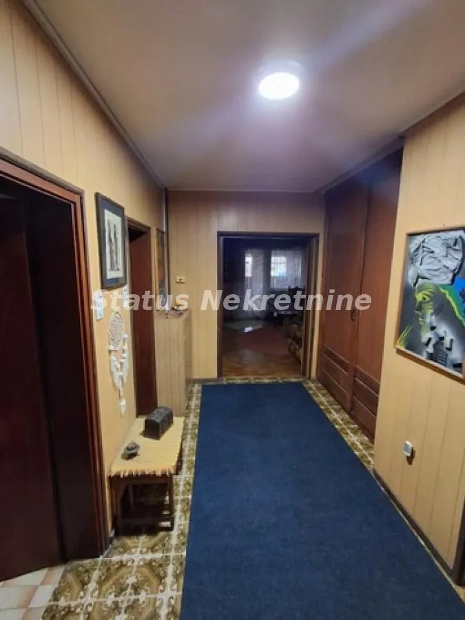 Prodaja, kuća, 330m², Futog, Novi Sad Sve Podlokacije