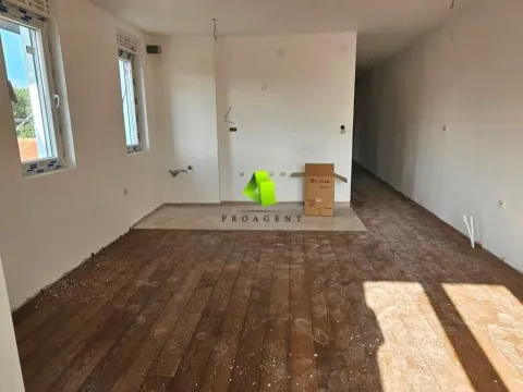 Sale, two bedroom apartment, 59m², Pantelej, Niš