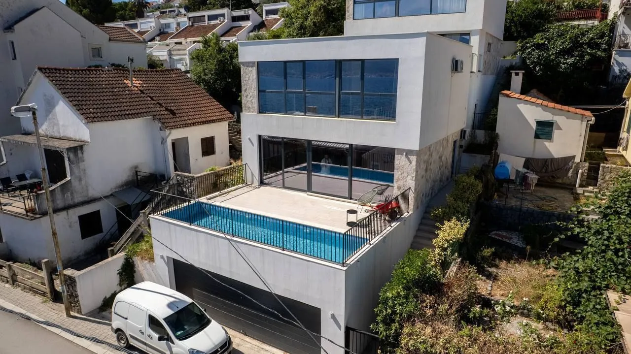 Prodaja, kuća, 200m², Krašići, Tivat