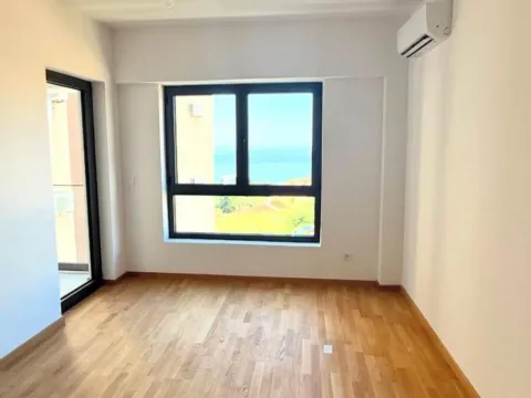 Sale, one bedroom apartment, 45m², Bečići, Budva - image 1