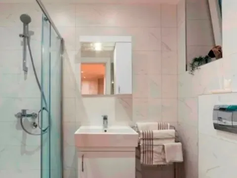 Sale, two bedroom apartment, 70m², Stari Grad, Beograd - image 13