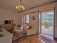 Sale, two bedroom apartment, 110m², Dobrota, Kotor - image 2