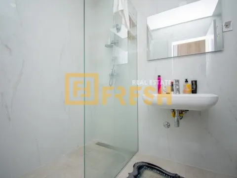 Sale, one bedroom apartment, 57m², Bečići, Budva - image 14