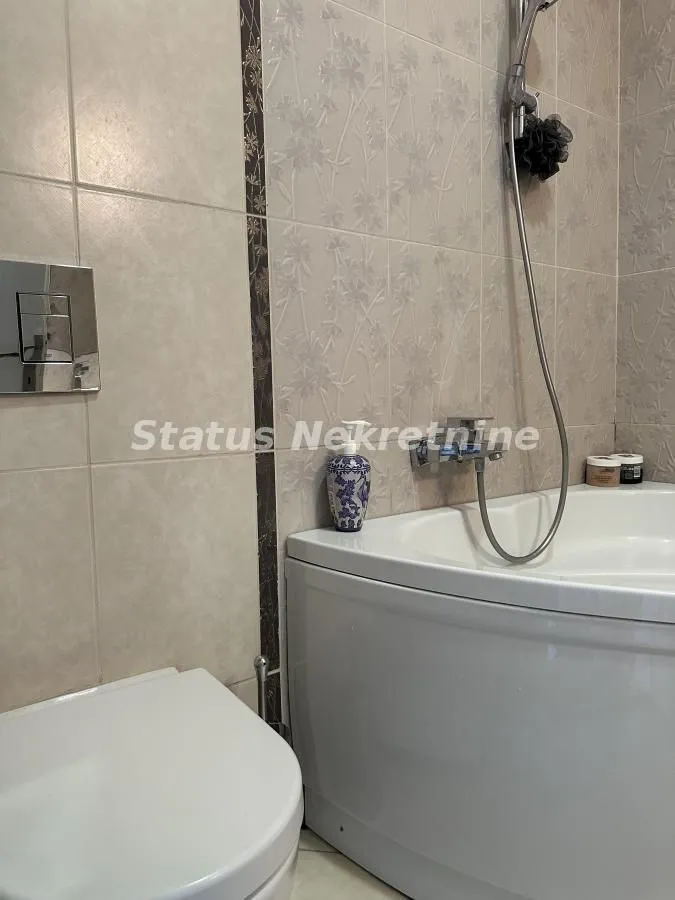Prodaja, četvorosoban stan, 134m², Grbavica, Novi Sad Sve Podlokacije