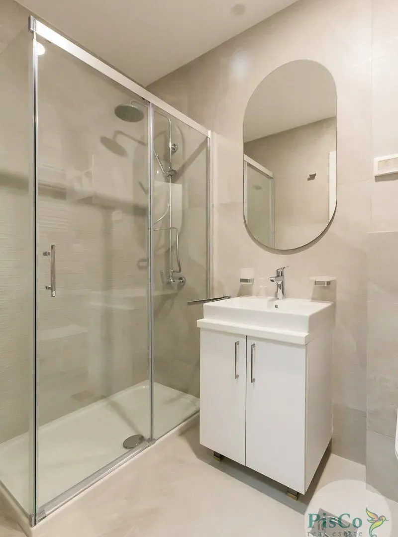 Izdavanje, jednosoban stan, 50m², Central Point, Podgorica
