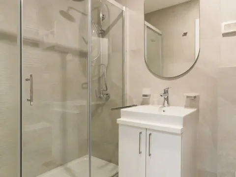 Izdavanje, jednosoban stan, 50m², Central Point, Podgorica - image 8