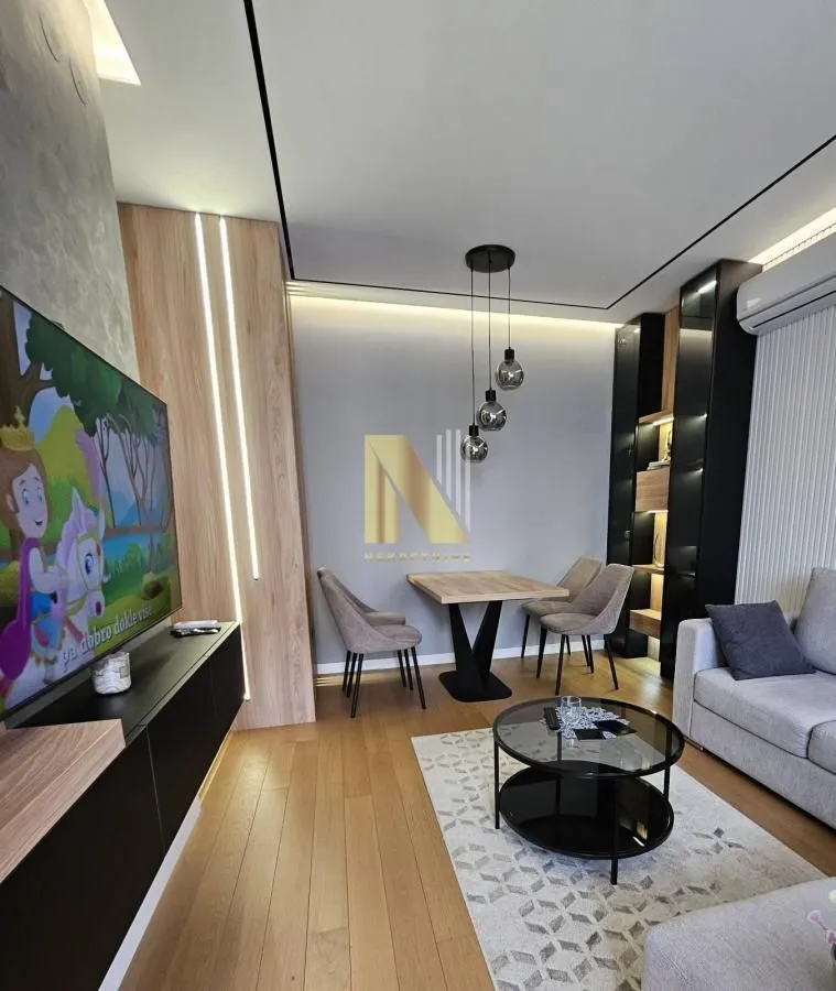 Izdavanje, jednosoban stan, 42m², Bulevar Evrope, Novi Sad Sve Podlokacije
