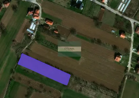 Pogled iz vazduha na označenu parcelu i okolno zemljište. - image 2