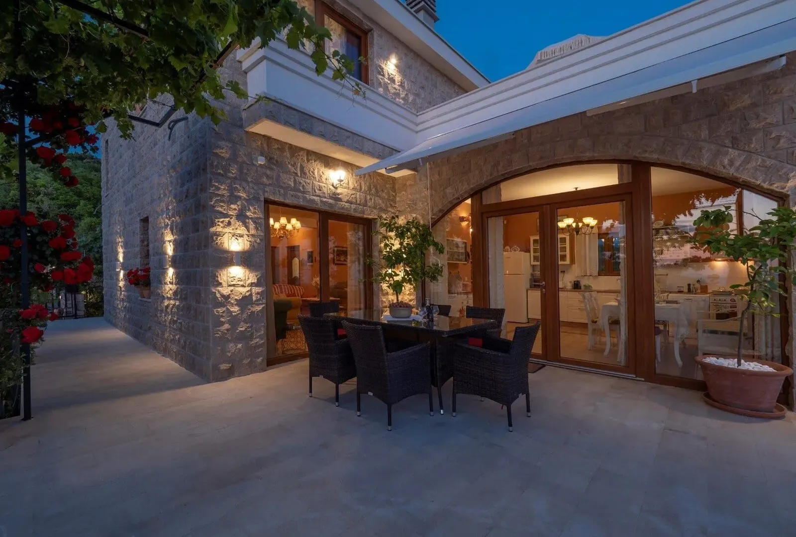 Prodaja, kuća, 200m², Zagora, Kotor