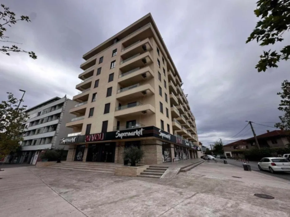 Izdavanje, jednosoban stan, 53m², Centar, Podgorica