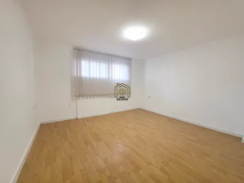 Rent, office space, 41m², Preko Morače, Podgorica - image 2