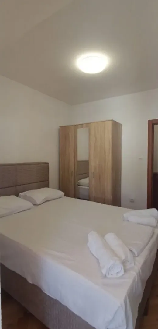 Rent, two bedroom apartment, 52m², Velji Vinogradi, Budva