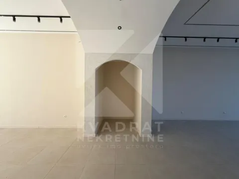 Rent, office space, 163m², Central Point, Podgorica - image 3