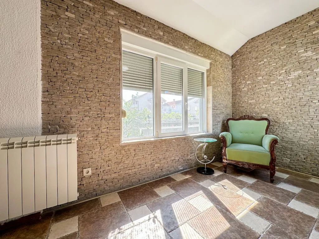 Rent, house, 210m², Stari Aerodrom, Podgorica