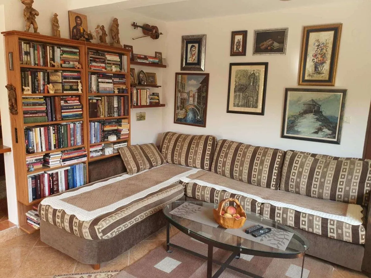 Izdavanje, kuća, 92m², Mareza, Podgorica