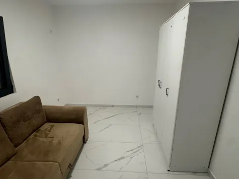 Izdavanje, trosoban stan, 75m², Polje, Bar - image 6