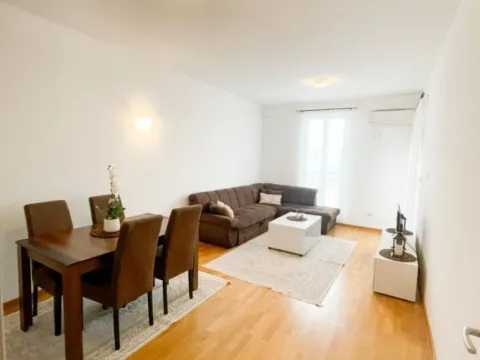 Izdavanje, jednosoban stan, 50m², Stari Aerodrom, Podgorica - image 3