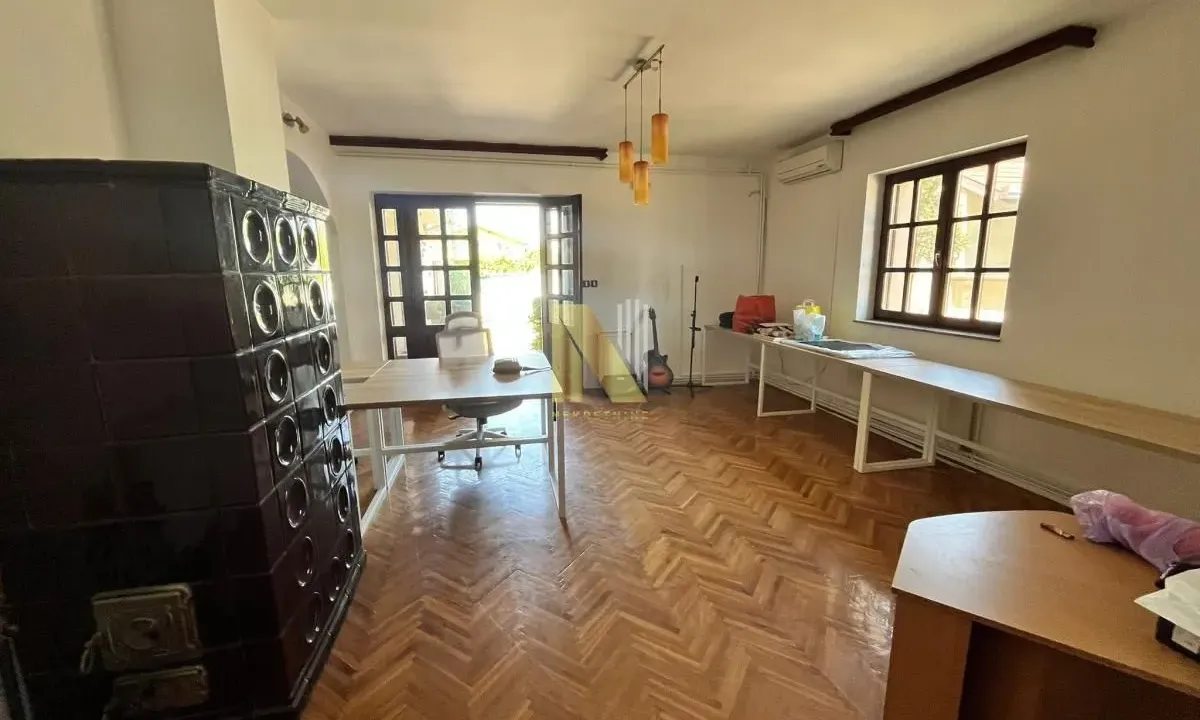 Izdavanje, poslovni prostor, 450m², Bulevar Evrope, Novi Sad Sve Podlokacije