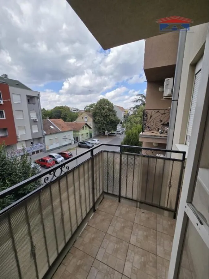 Izdavanje, jednosoban stan, 42m², Grbavica, Novi Sad Sve Podlokacije