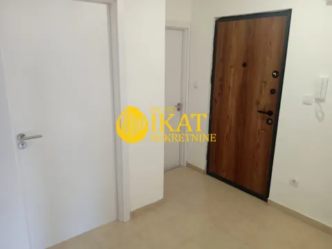 Prodaja, trosoban stan, 49m², Boleč, Grocka - image 2