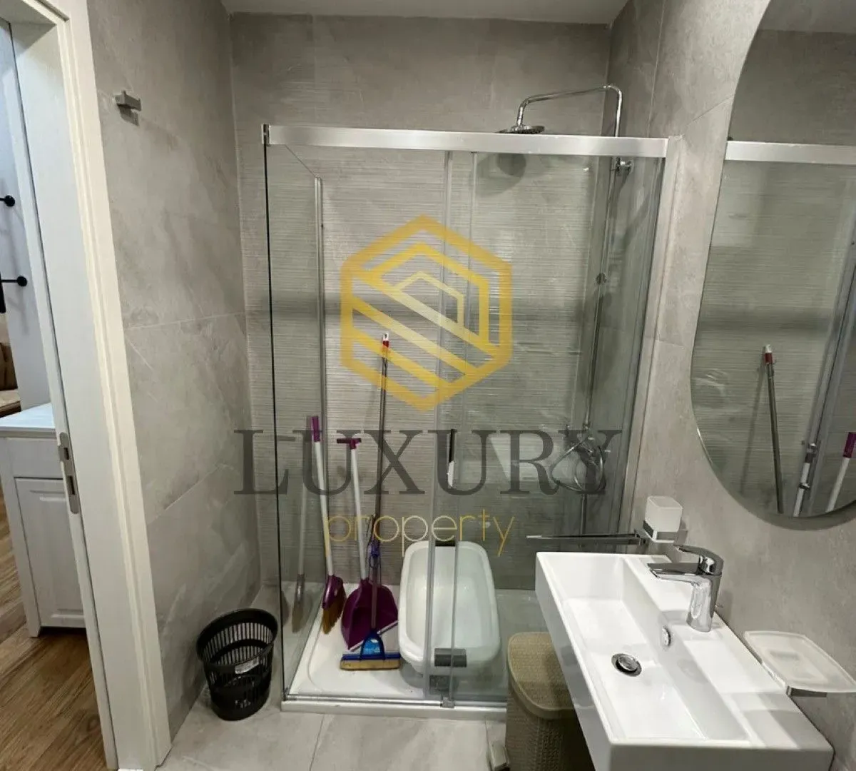 Izdavanje, jednosoban stan, 45m², Central Point, Podgorica