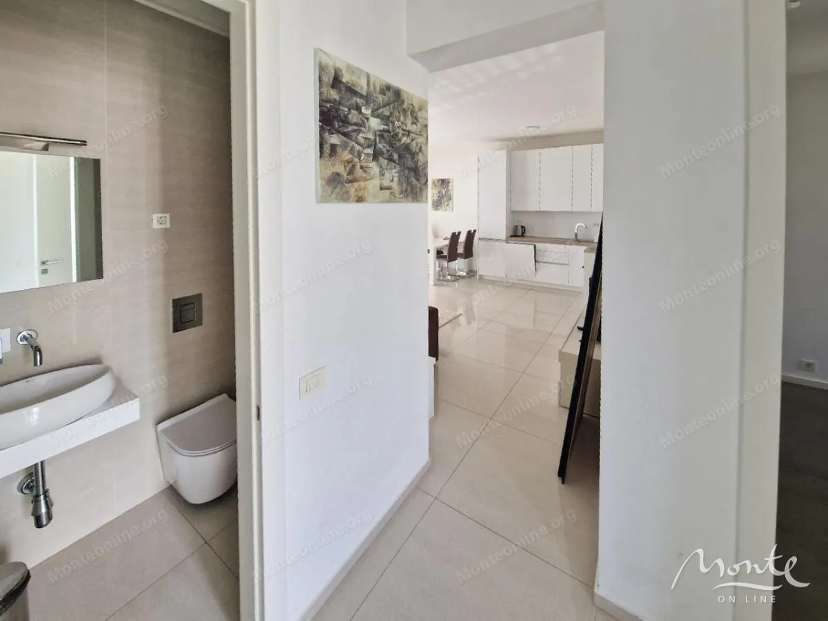 Sale, two bedroom apartment, 65m², Bečići, Budva