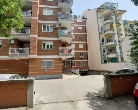 Parking garaža in Grbavica