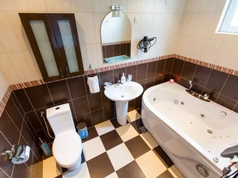 Sale, three bedroom apartment, 90m², Petrovac, Budva - image 14