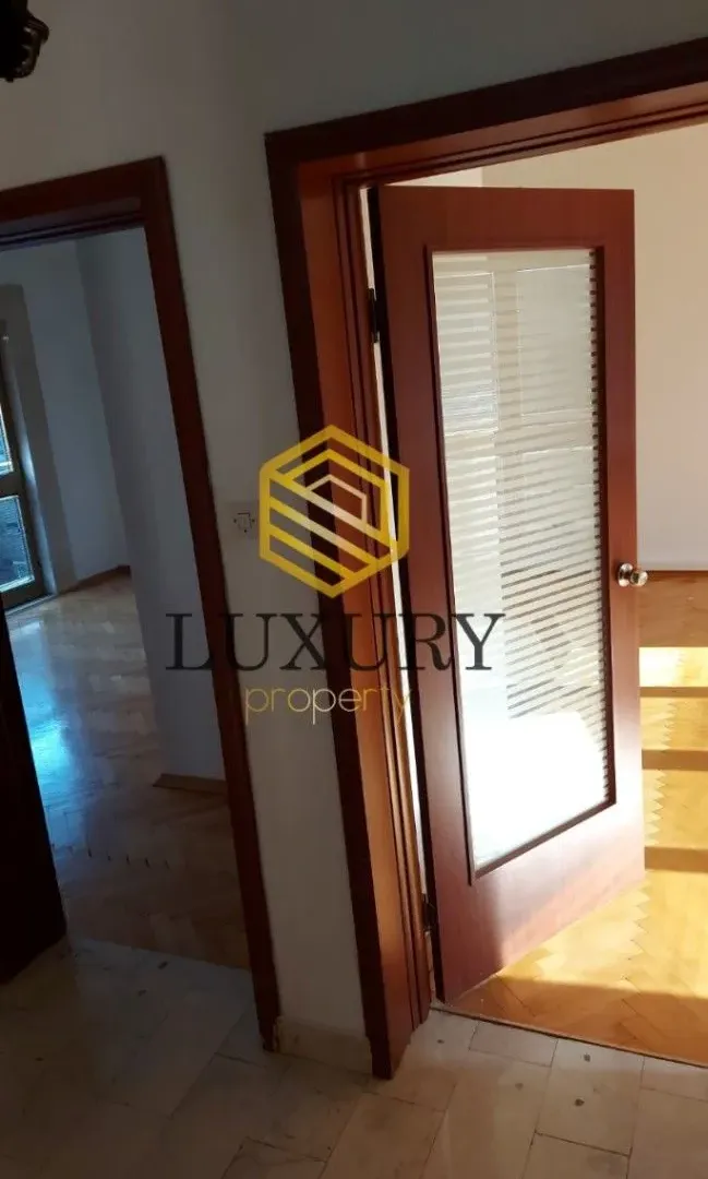 Rent, office space, 250m², Momišići, Podgorica