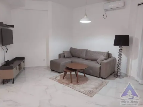 Izdavanje,  stan, 33m2, Velji Vinogradi, Budva