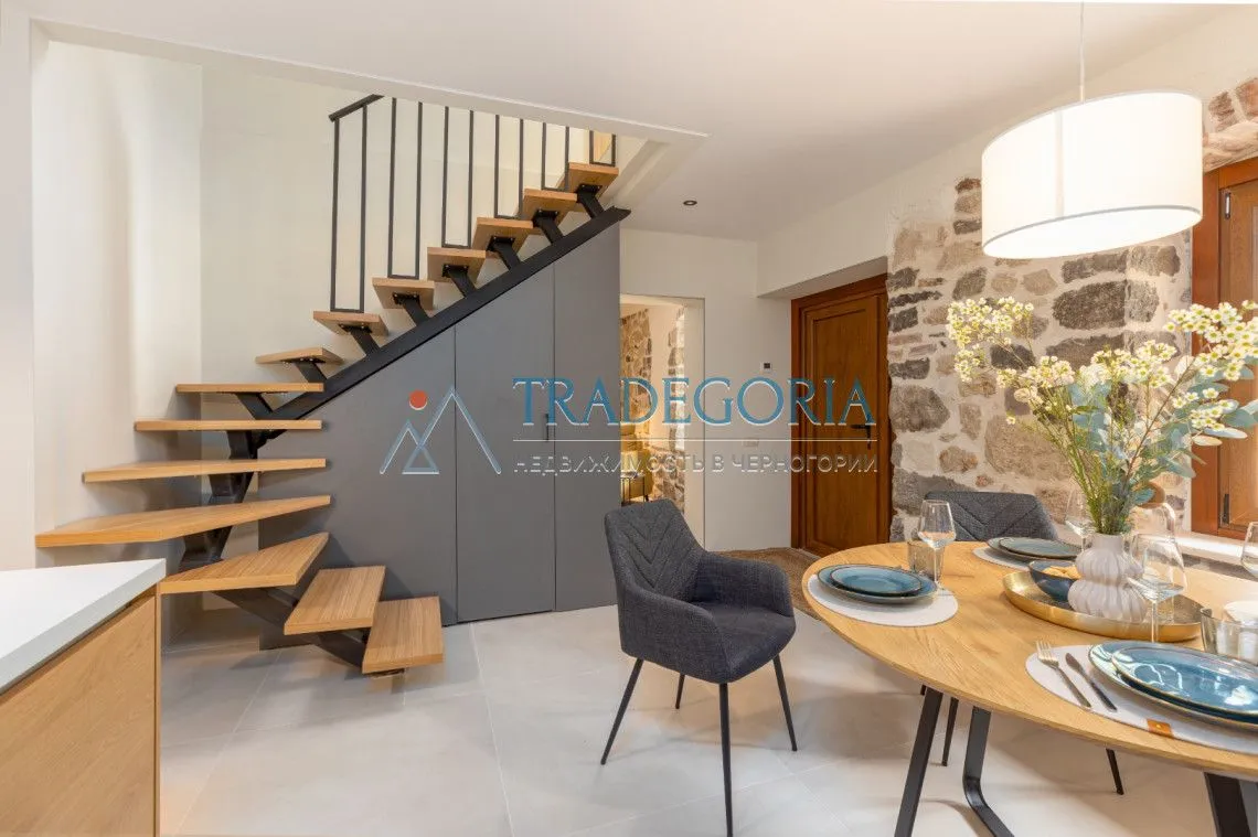Prodaja, kuća, 170m², Škaljari, Kotor