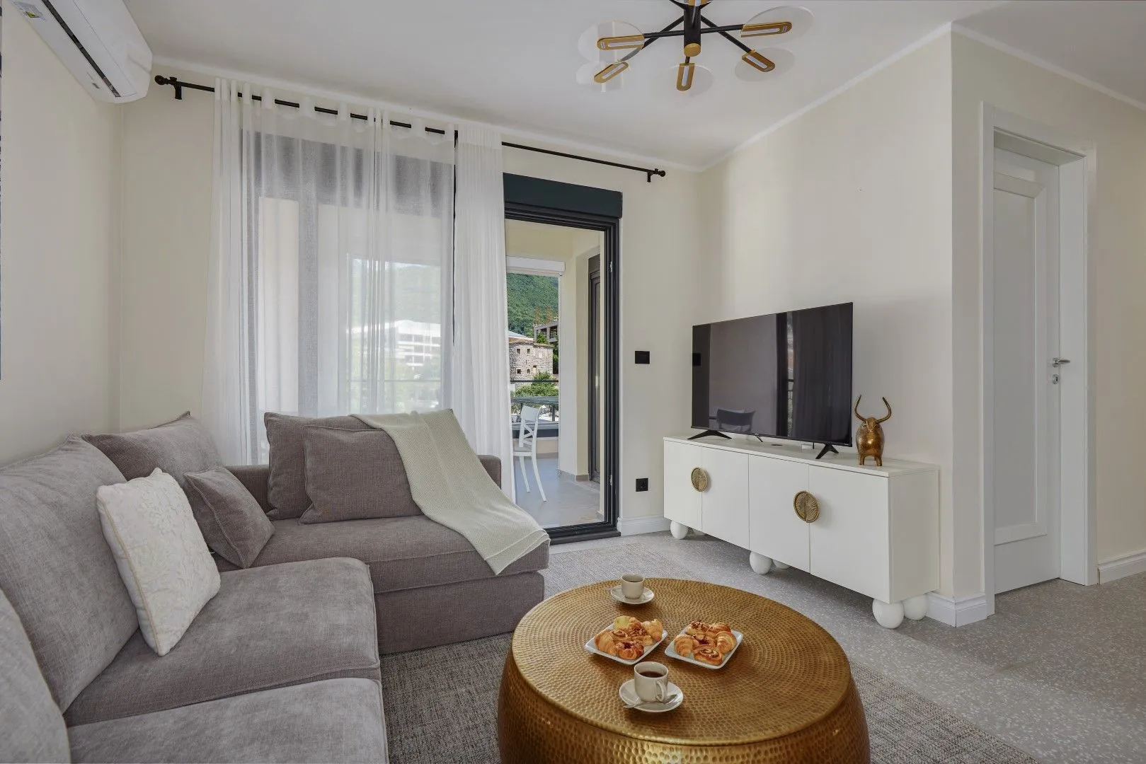 Sale, two bedroom apartment, 97m², Kotor, Crna Gora