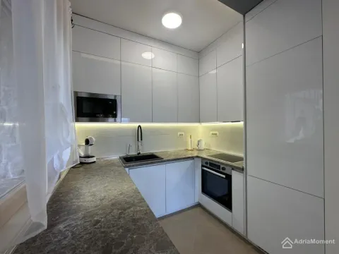 Prodaja, jednosoban stan, 54m², Dobrota, Kotor - image 7