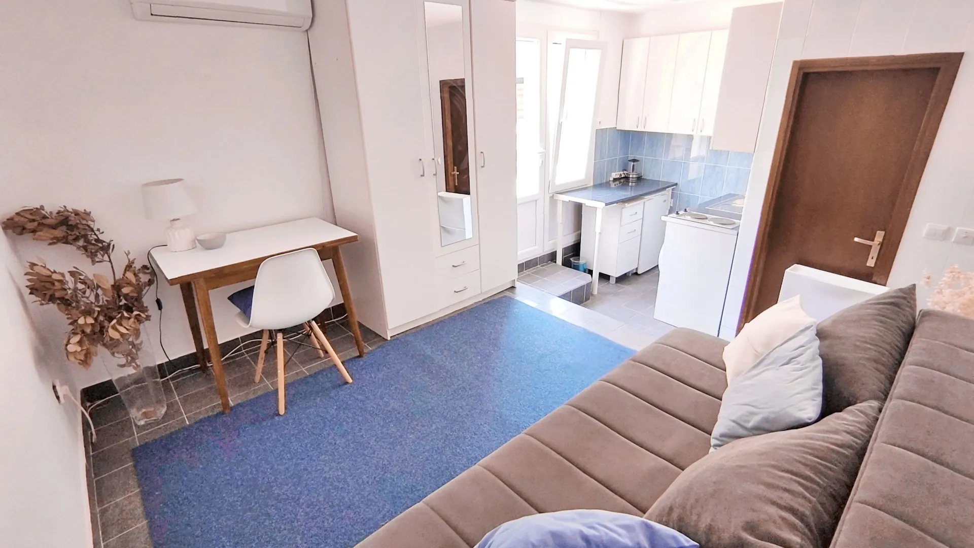 Izdavanje, garsonjera, 25m², Lazi, Budva